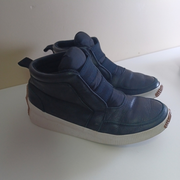 Sorel Black Women Leather Waterproof High Top Sneakers Size 8 Gorpcore Slip-on - Picture 3 of 8